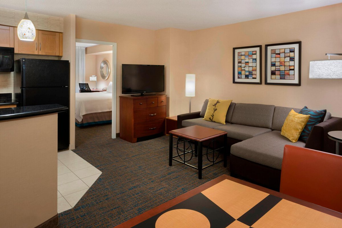 With pet-friendly suites, we do our best to make your pet feel at home at @ResidenceINNTD.

#eastonsgroup #torontohotels #ontariohotels #mississauga #toronto #residenceinn