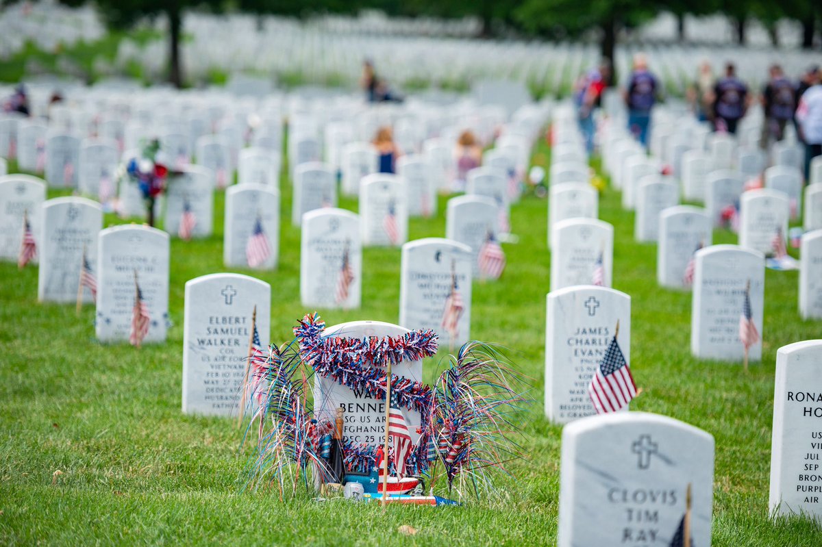 NRHSMensSoccer's tweet photo. Today, on Memorial Day, we honor &amp; remember those who gave ALL while protecting us. We honor those who volunteered for the risk &amp; willingly paid the price for our Nation’s safety. Keep them in your thoughts &amp; prayers as well as the families that are still mourning their loss. https://t.co/hrmb1z7f5I