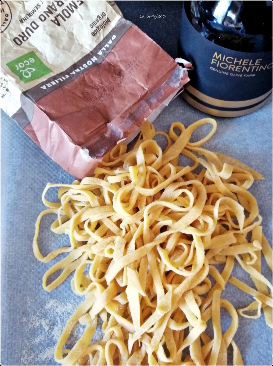 LaConsiglieria's tweet photo. .@TgrCalabria

#lunCHEFinmyfridge ricette pensate con ingredienti del mio frigorifero che replico nella mia cucina Oggi ho cucinato chef #AgostinoBilotta ristorante @guideMichelinFR #Lapprodo #Vibomarina

@Barbaga3Gaetano @OriettasRecipes @anboemo @calabriaonline @labussolahotel https://t.co/7TpkxZOjVr