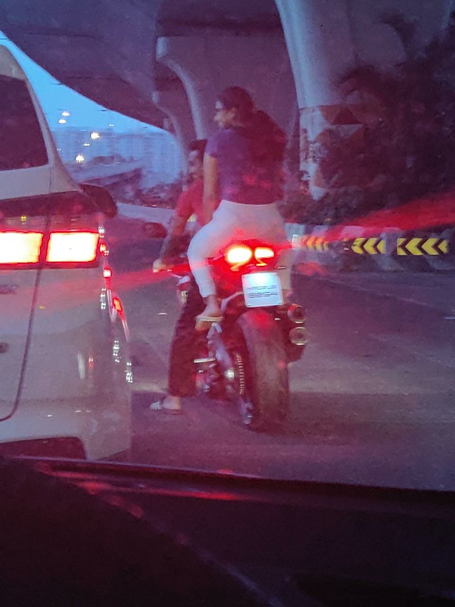 ConnectHemanth's tweet photo. @btppubliceye @DCPTrEastBCP @BlrCityPolice 
Traffic Violations KA02JS8894
*Rider riding without helmet
*Pillion rider without helmet
*Pillion rider is not allowed on 2 wheeler
*Defective number plate
*No Mask

➡️Allalsandra Gate Signal (Yelahanka)  
Date: 25.05.2020 Time:18:45 https://t.co/wSOMTKv3ZG