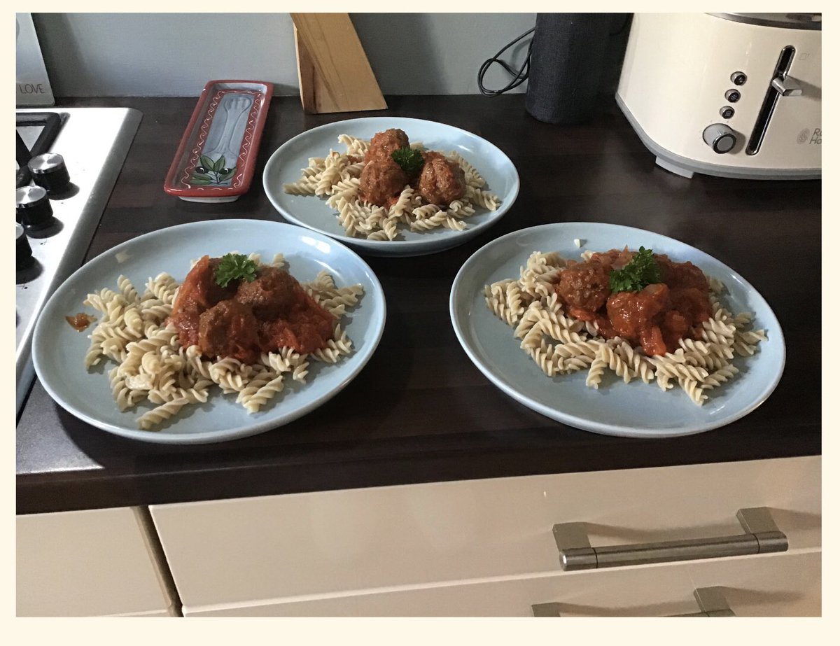 galwayetss's tweet photo. Here are some photos from our end of year assessment in home economics 👏
Plan, prepare, cook and evaluate a healthy family meal 🥦🥔🥘🍛
#homeeconomics #lifeskills #juniorcycle #resilience #managingmyself @Microsoft @Gowriggle @eustace_stephen @jctHomeEc https://t.co/Te3LJZDztl