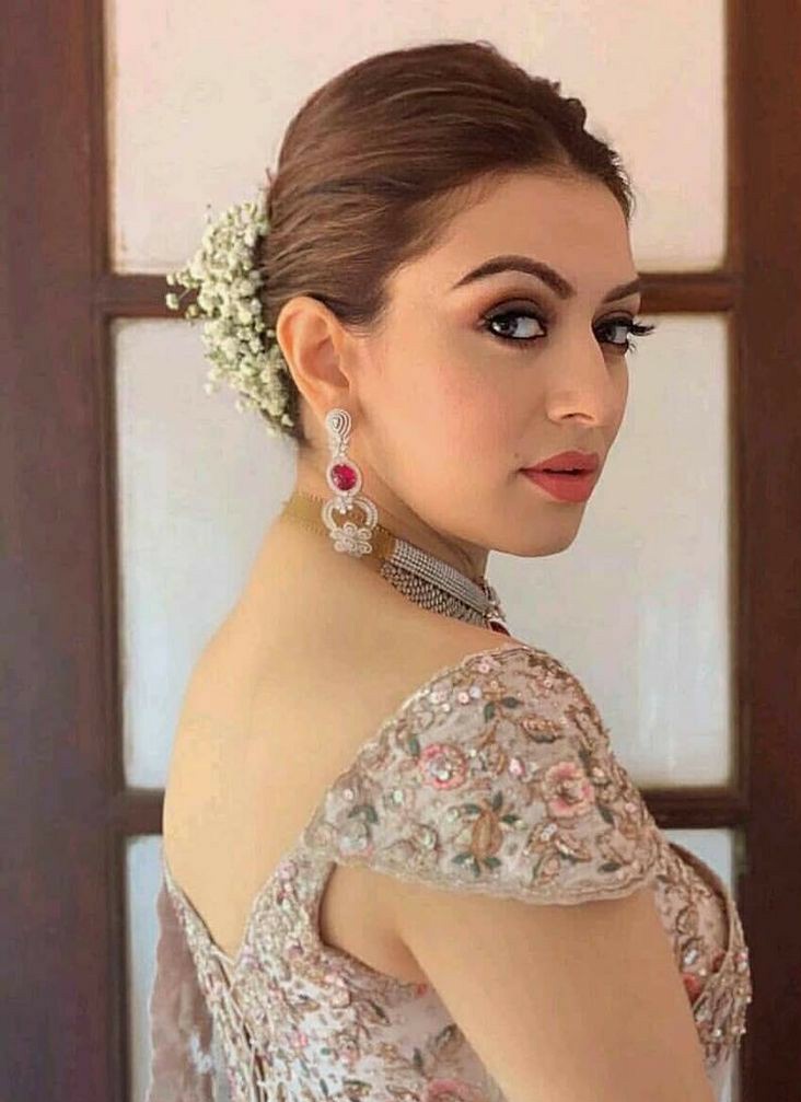 What Is The Current Net Worth Of Hansika Motwani?