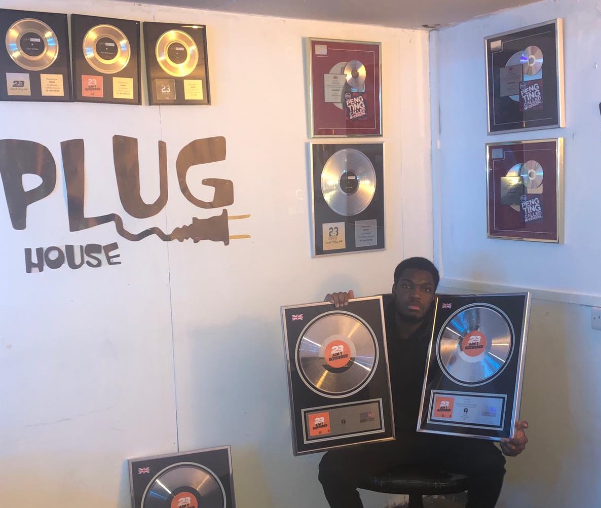 PlugHouse's tweet photo. All the plaques so far! https://t.co/oVREzAbmta https://t.co/JgMZIFPu5R