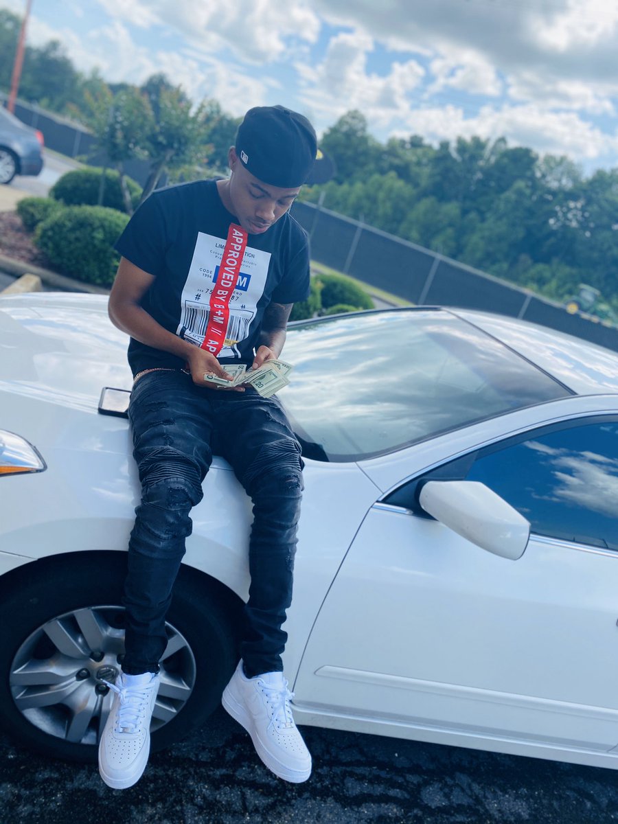 Lihhwayneoo's tweet photo. No Cap P I Been Money Hungry, I Had To Go Get Ts 💰.
#FreeCeo 🍀
#FreeTchula 🤧 https://t.co/VkDNyxuqSG