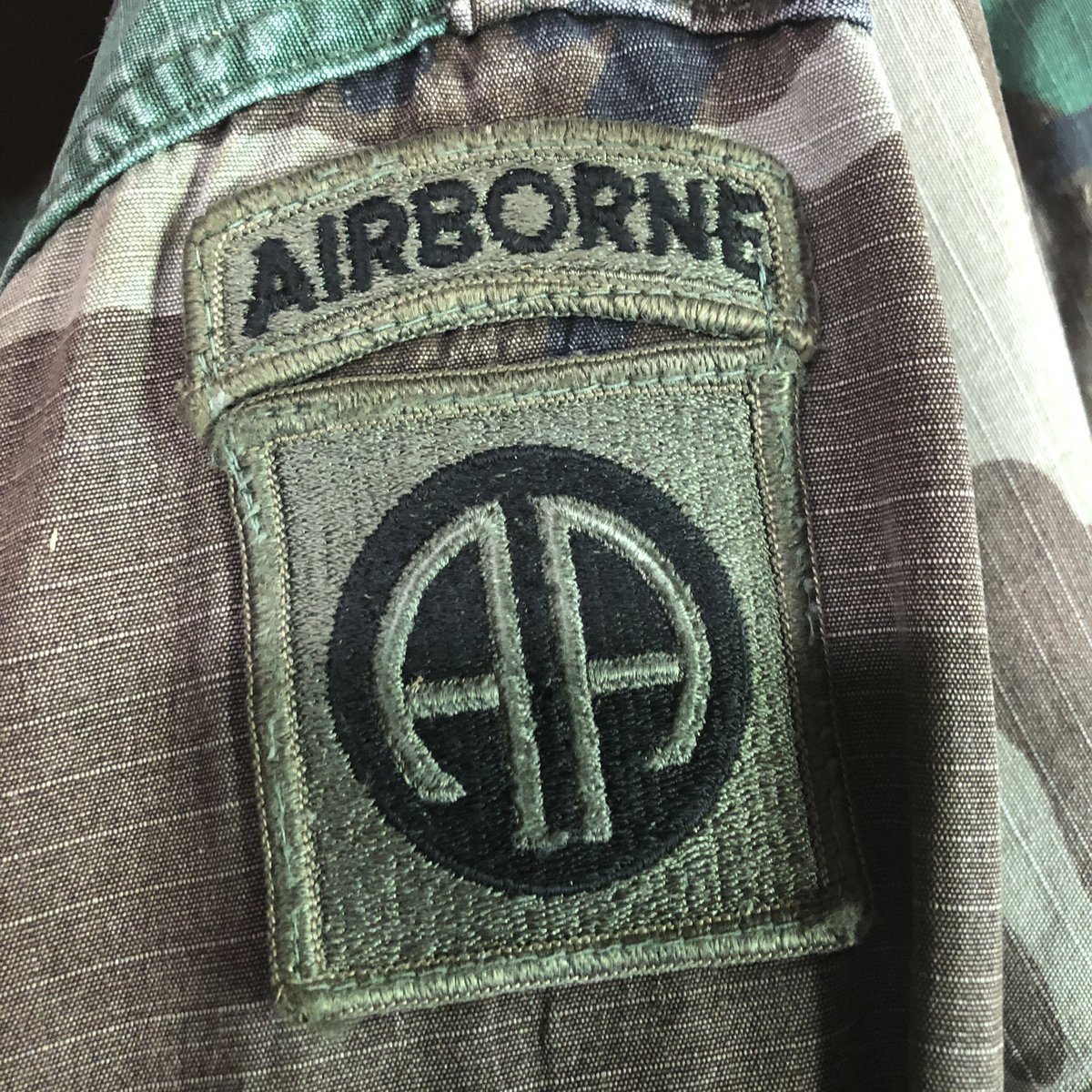 toddmg777's tweet photo. Every day is Memorial Day. Today I say a prayer for families who have empty places at their tables &amp; light a candle for my brave brothers &amp; sisters from all branchs of service. It symbolizes the light that generations of warriors has carried - the light of freedom. #MemorialDay https://t.co/sd7eROVFr3