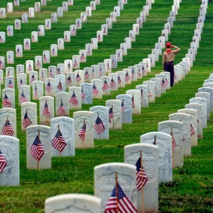 RobbiesHope1's tweet image. Memorial Day is a time of remembrance for those who made the ultimate sacrifice to protect our country.  It can also be a painful trigger for those that suffer from PTSD.  If you or a loved one needs support please reach out today:  Military Crisis Line bitly.com/3cUKK1E