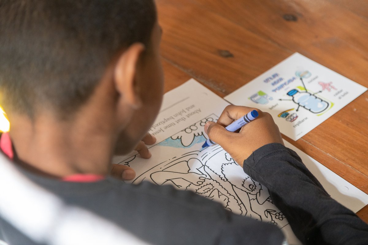 LWW_LCWF's tweet photo. Water.  Life giving water.  Here children learn about John's baptism in Mark 1:9 in an engaging and colorful way.

- Matanzas, Cuba. https://t.co/ubdjoXcLgt