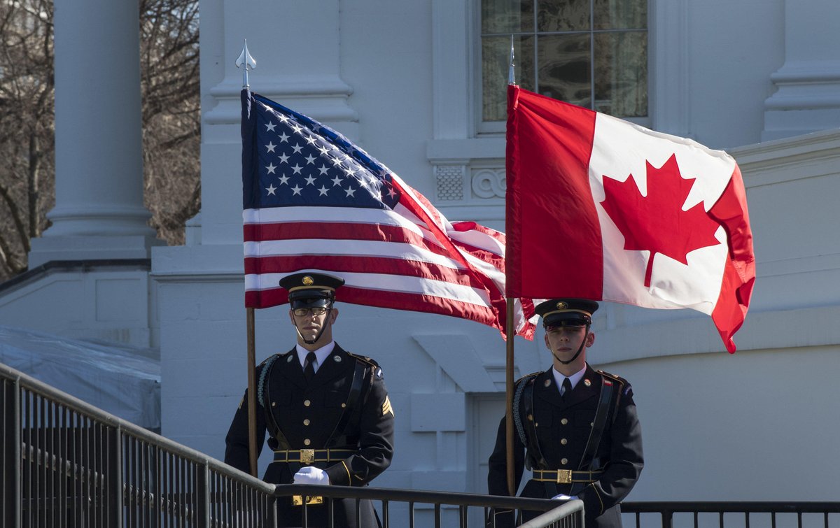 🇨🇦 et 🇺🇸 ont combattu côte à côte à plusieurs reprises au cours de l'histoire. N'oublions jamais ces âmes courageuses qui ont combattu et sont mortes pour protéger nos libertés. Ils ne seront jamais oubliés. #Jourdusouvenir #PartenairesAmisAlliés