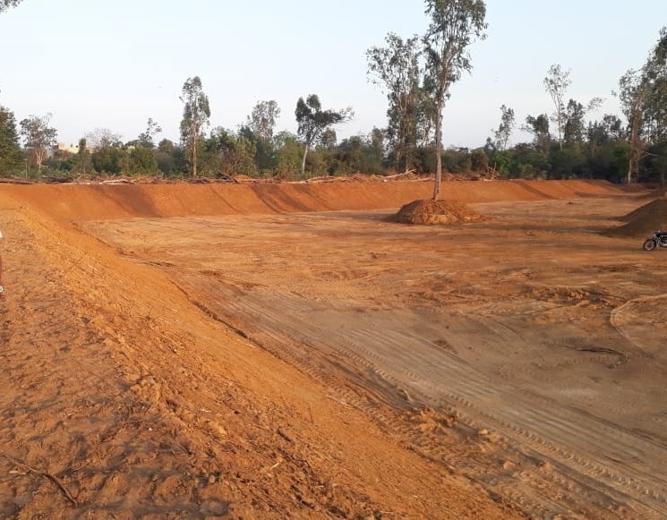 When should you plan this?During the summer, before the onset of monsoons. Identify the site, demarcate it and start the work in advance.Percolation pond is mostly semicircular shaped. The upper part of pond that faces the catchment should have a gentle slope.