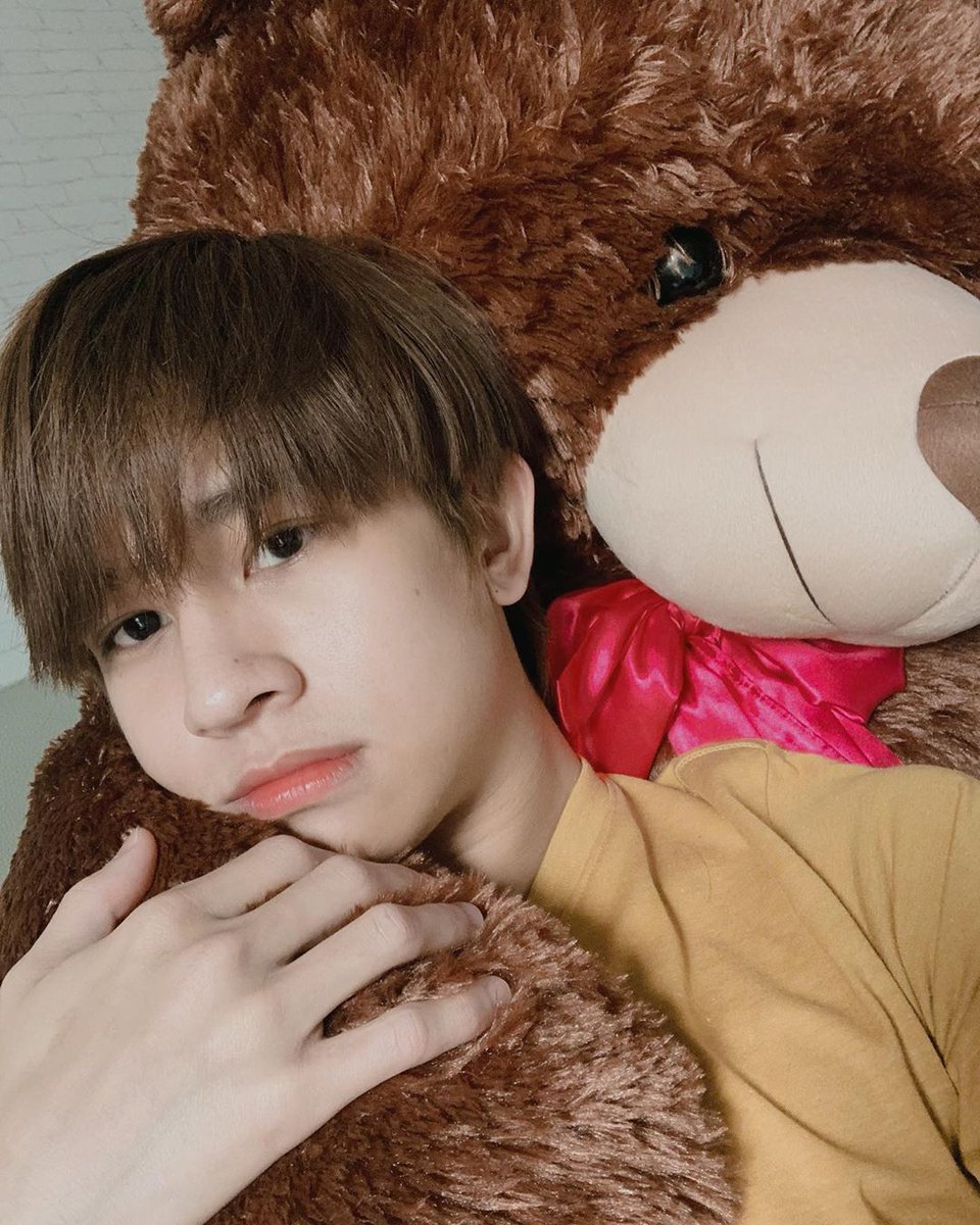 when he need cuddles from you but you're not with him "i will hug the bear instead" #เจ้าแก้มก้อน