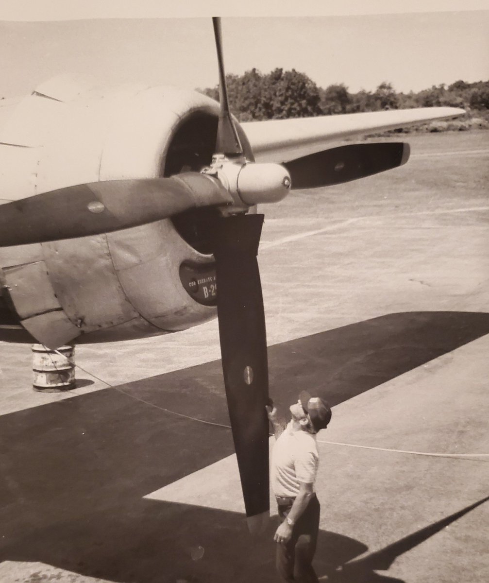 3) Later my father spoke with the man. He said that was the 1st time he had seen a B-29 since his was shot down. He lost many friends that day but he took out 2 enemy planes and survived the crash landing tooMy father said..remember-that's what a hero looks like #MemorialDay