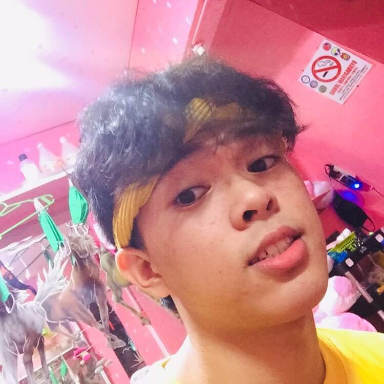 Prynsipeeee's tweet image. boring naman.