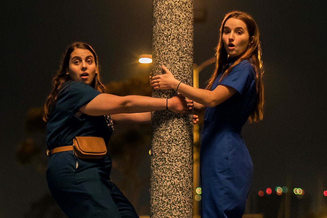 chandra7thomas's tweet photo. Why did it take me so long to see #Booksmart?! LOVED every minute! 👏🏽👏🏽👏🏽 @oliviawilde #emilyhalpern @sarah_haskins @BeanieFeldstein @KaitlynDever #jessicawilliams #AllisonJones &amp; the entire team. https://t.co/weO8Y34P4w