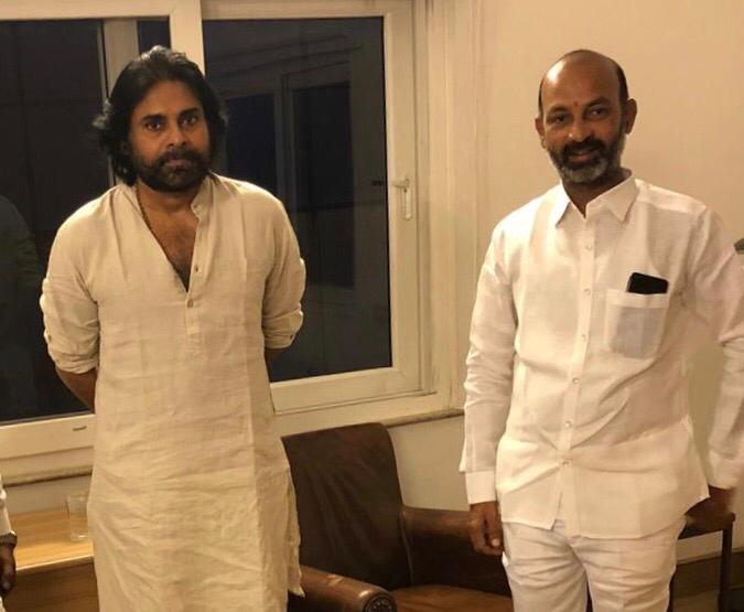 bandisanjay_bjp's tweet photo. Met Shri @PawanKalyan Garu &amp; had a fruitful discussion on Current Issues. https://t.co/GFFpICmxg7