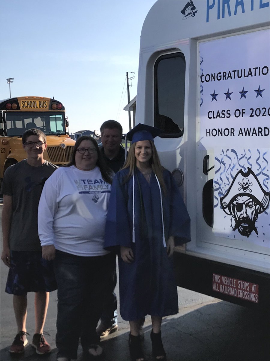 GCSSRO's tweet photo. We are on the road!! @GCHSPirates https://t.co/D9klUwyQfZ