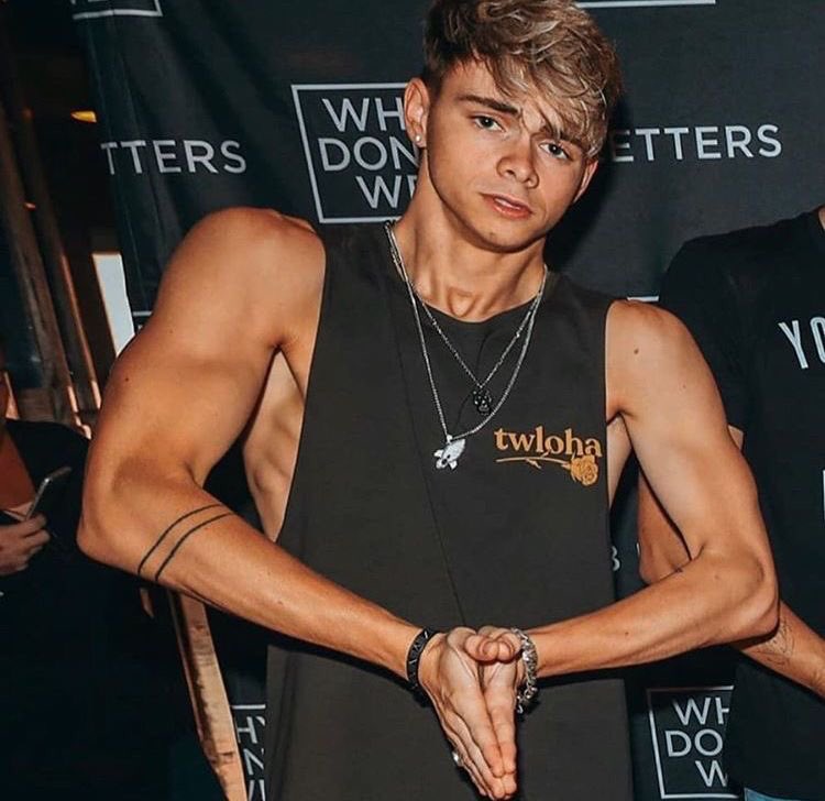 🤠