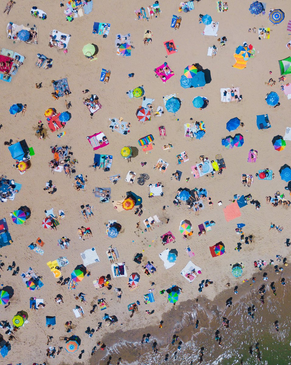 jerm_cohen's tweet photo. Memorial Day in Coney Island 2019 vs how I imagine Memorial Day today https://t.co/E2chWaM5Le