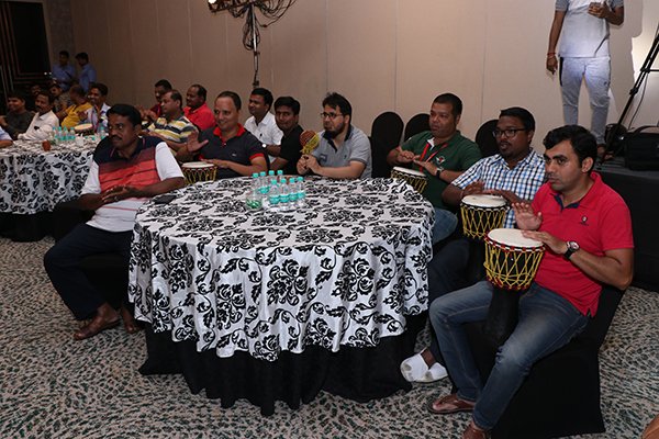 creation_lotus's tweet photo. What are the Things You Can Do in the Next Dealers’ Meet?
Visit - https://t.co/ZLgWWeUmKd to know more.

#dealermeetagencyinKolkata #dealermeet #agencyinKolkata #BestdealermeetagencyinKolkata #Eventmanagementcomapnykolkata #LotusCreation #Kolkata https://t.co/XEnDX7Oa3o