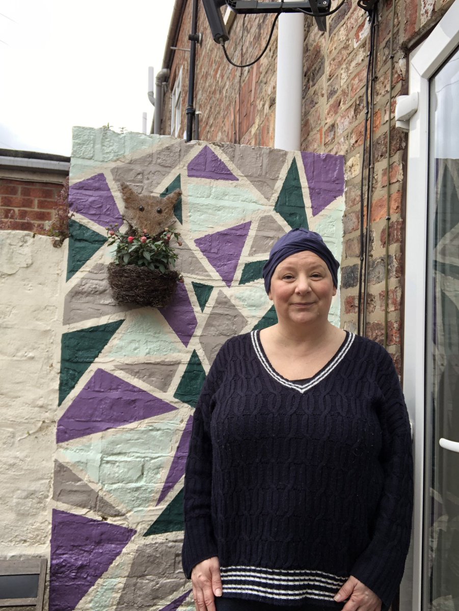 Willrd67's tweet photo. My mum has been battling cancer for a year and a half and was taken off the chemotherapy list. As a long time Liverpool supporter a message for her would be amazing from a couple of the boys. Her name is Deborah. Please share this around and tag @23foundationLes thank you ❤️ https://t.co/TIML9LcRYX
