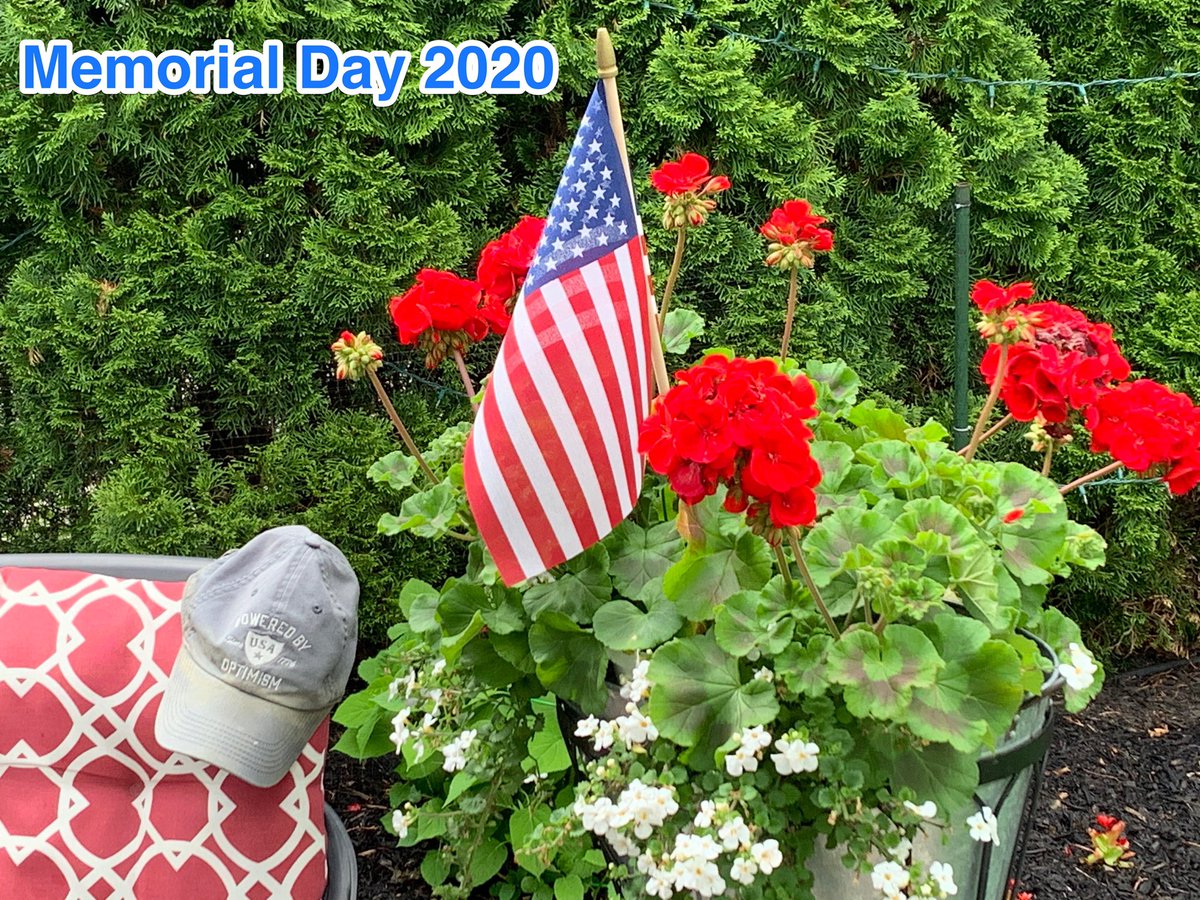 askteacherzcom's tweet image. Wishing Everyone a safe, relaxing, and reflective #MemorialDay2020. Thank you to all the women and men who have protected our way of life by placing their own in harms way — you’ll forever be remembered as our heroes. #CollabEd