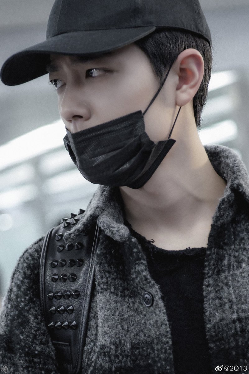 An Appreciation Thread for Xiao Zhan's neck ̶a̶̶n̶̶d̶ ̶t̶̶h̶̶a̶̶t̶ ̶s̶̶e̶̶x̶̶y̶ ̶v̶̶e̶̶i̶̶n̶ asddfgghjkllll Σ>―(〃°ω°〃)♡→ #XiaoZhan  #肖战  #X玖少年团肖战DAYTOY