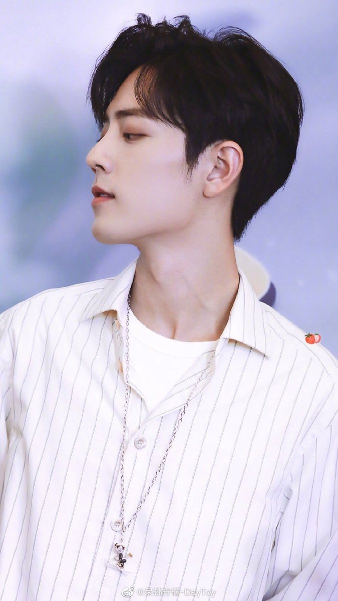 An Appreciation Thread for Xiao Zhan's neck ̶a̶̶n̶̶d̶ ̶t̶̶h̶̶a̶̶t̶ ̶s̶̶e̶̶x̶̶y̶ ̶v̶̶e̶̶i̶̶n̶ asddfgghjkllll Σ>―(〃°ω°〃)♡→ #XiaoZhan  #肖战  #X玖少年团肖战DAYTOY