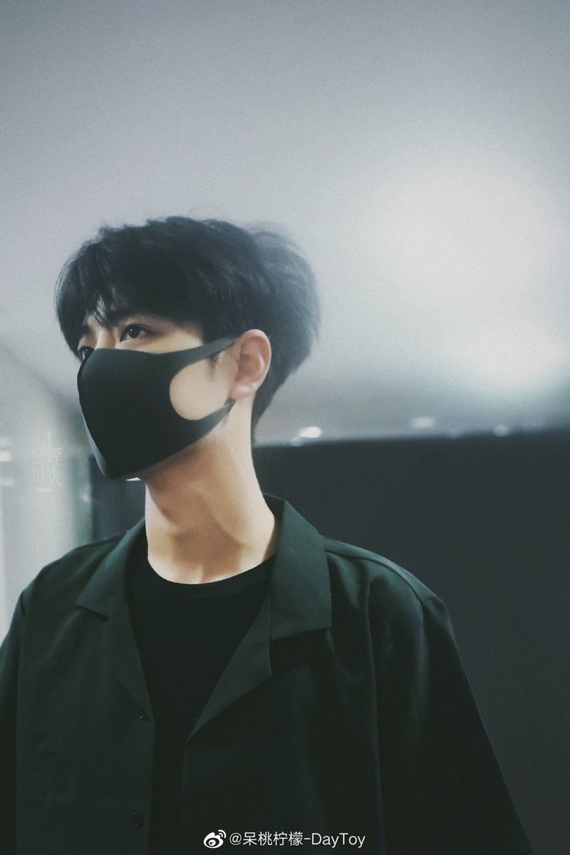 An Appreciation Thread for Xiao Zhan's neck ̶a̶̶n̶̶d̶ ̶t̶̶h̶̶a̶̶t̶ ̶s̶̶e̶̶x̶̶y̶ ̶v̶̶e̶̶i̶̶n̶ asddfgghjkllll Σ>―(〃°ω°〃)♡→ #XiaoZhan  #肖战  #X玖少年团肖战DAYTOY