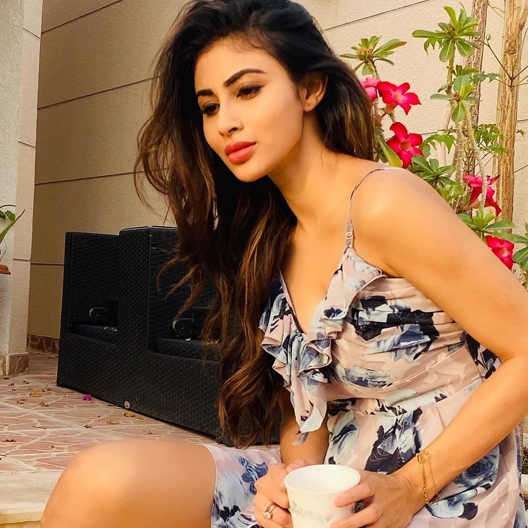 CinemaGuruOff's tweet photo. That's the gorgeous #MouniRoy ❤️

Follow @CinemaGuruOff for more updates !

#StayHome #StaySafe https://t.co/LfxTWuFNvn