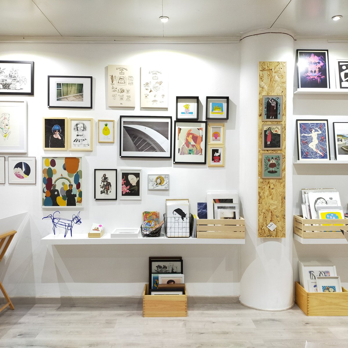 nagareart's tweet photo. Si aún no conoces LA PECERA MERCADO DE ARTE, nuestra tienda de arte en el Mercado de la Cebada, hoy es un buen día para presentártela.

#VolveremosSiTuVuelves
#ComercioLocal https://t.co/m0ZqJM0dRc