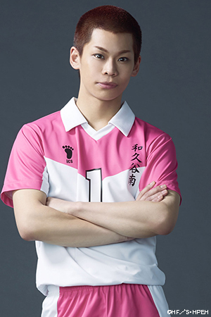 (7) YANAGIHARA RIN as Nakashima Takeru- He relates so much to Nakashima because he, too, played volleyball. He also was the second-born out of five children from his family. When he first read the Haikyuu!! manga, he immediately saw his middle school self on Nakashima.