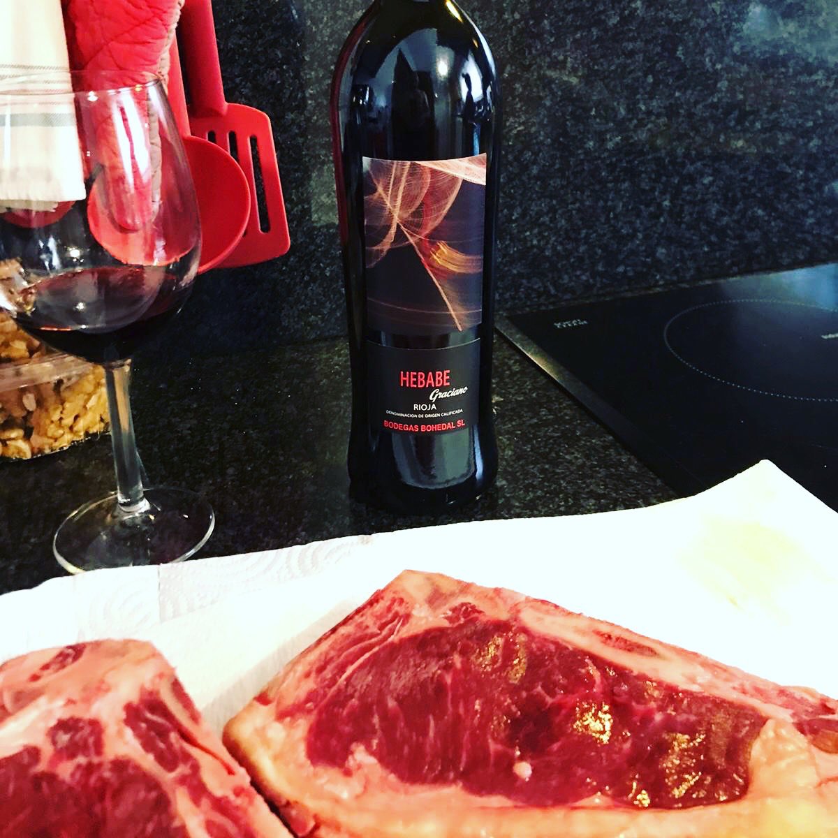 Estupendos homenajes de fin de semana nos enviáis! Ya queda menos para poder compartir estos momentos juntos, pero mientras tanto podéis recibir nuestros vinos en casa🍷🍷
Haz tu pedido en 💌 info@bohedal.com
O haz click aquí ➡️ bohedalonline.com/es/
#ExperienciaBohedal