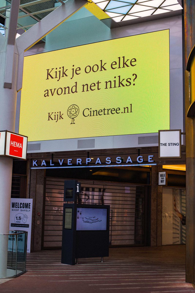cinetree's tweet photo. Krijg je supersympathiek billboards cadeau van Ocean Outdoor, is de Kalverstraat leeg 😂 Als je klein bent, moet je af en toe een beetje brutaal durven zijn.... #oceanoutdoor #billboards #netniks #cinetree https://t.co/lKy25j6rSl https://t.co/moZ6gk6l5u
