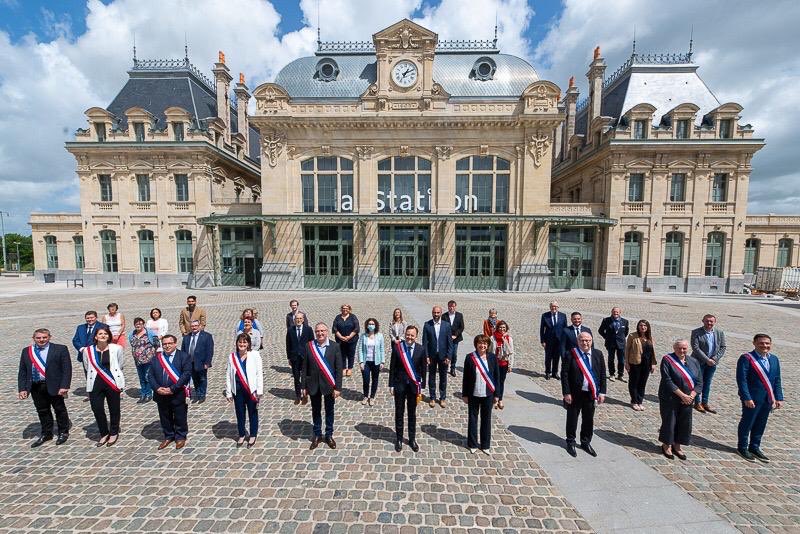 fdecoster's tweet photo. La @VilleSaintOmer a depuis samedi un #nouveau Conseil municipal :

✅ nouvelle #composition avec, dans notre groupe majoritaire, 11 nouveaux membres et 4 nouveaux Adjoints. 

✅ nouvelle #organisation avec de nouvelles #missions qui reflètent notre projet municipal. https://t.co/LSL2yqVPvE