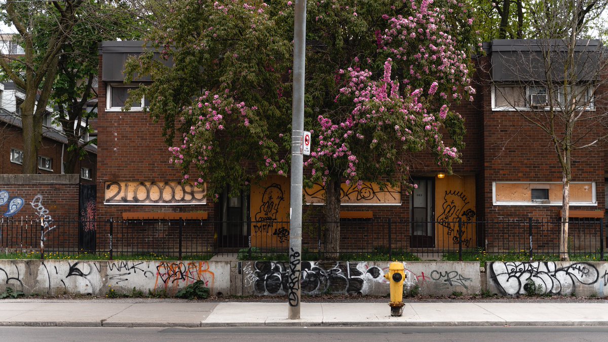 hotshoedrew's tweet photo. Yesterday was a lovely day. #Photography #UrbanPhotography #16x9 https://t.co/ablE6ojNRa
