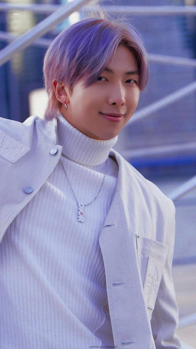 armysjk's tweet photo. RM the leader of the BTS..... He is very  intelligent man...🤭 https://t.co/rBW7rHmvgF