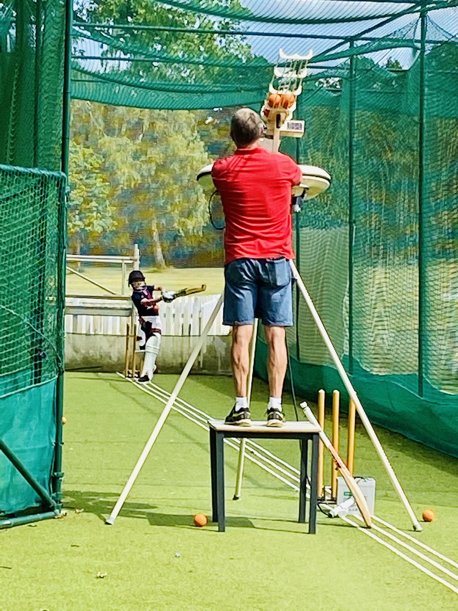 Cricket 1:1 in Aldro nets! ⁦<a href="/AldroSchool/">Aldro</a>⁩ ⁦<a href="/AldroSport/">Aldro Sport</a>⁩ ⁦⁦<a href="/JoshArnold_/">Josh Arnold</a>⁩