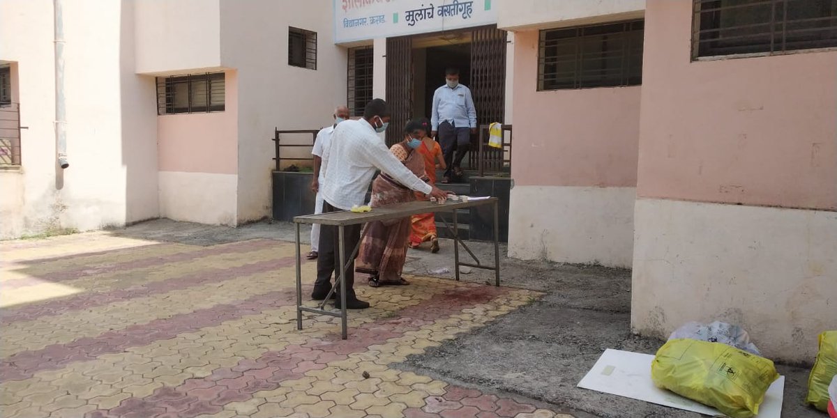 SukhayuAyush's tweet photo. Ayurvedic Kashay Distribution at various institutional quarantine centres in karad taluka by Sukhayu Foundation &amp; RSS Janakalyan Samiti ~ Day 12th ... @IgnitedMindsK 

#IndiaFightsCorona #AyurvedaForAll https://t.co/QDiMX6dIxu