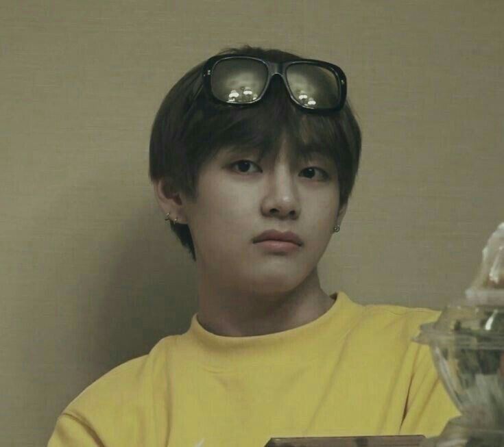 taehyung as a college student; a thread