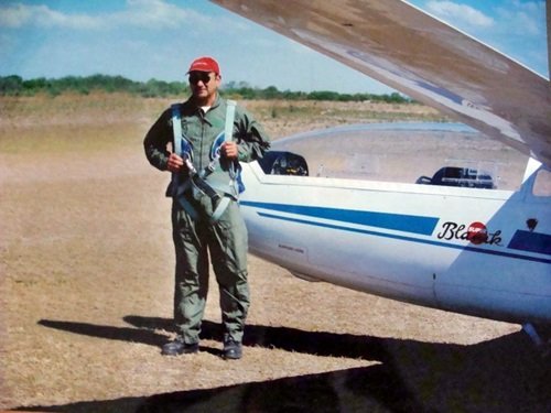 Luego de la guerra, el Tom se desempeñó como instructor de vuelo de la Escuela de Aviación Militar. Y más tarde pidió el retiro y fue instructor de planeadores también de la EAM y en el Club de Planeadores Córdoba.