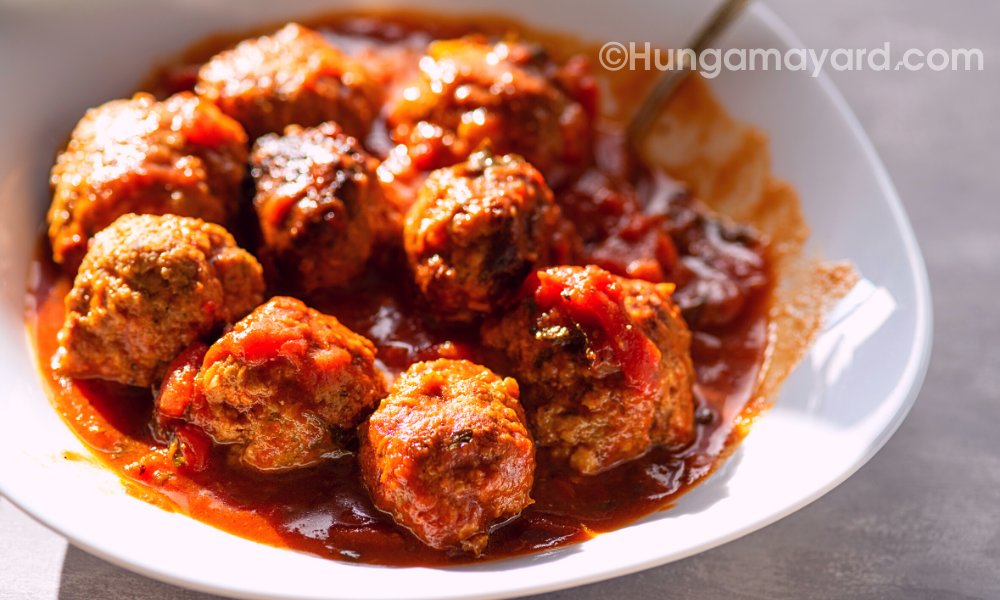 HungamaY's tweet photo. Meat Ball With Tomato Sauce Recipes Homemade

The Homemade Meatball is Cooked the tomato sauce With all Other Spices and Seasoning.
Full Recipe Is in the Post 👇👇
Please Visit For The Full  Recipe
https://t.co/nUcVZwxazy

#recipe #MeatBall #easyrecipes #healthy #homemadefood https://t.co/a9rizcP1mu