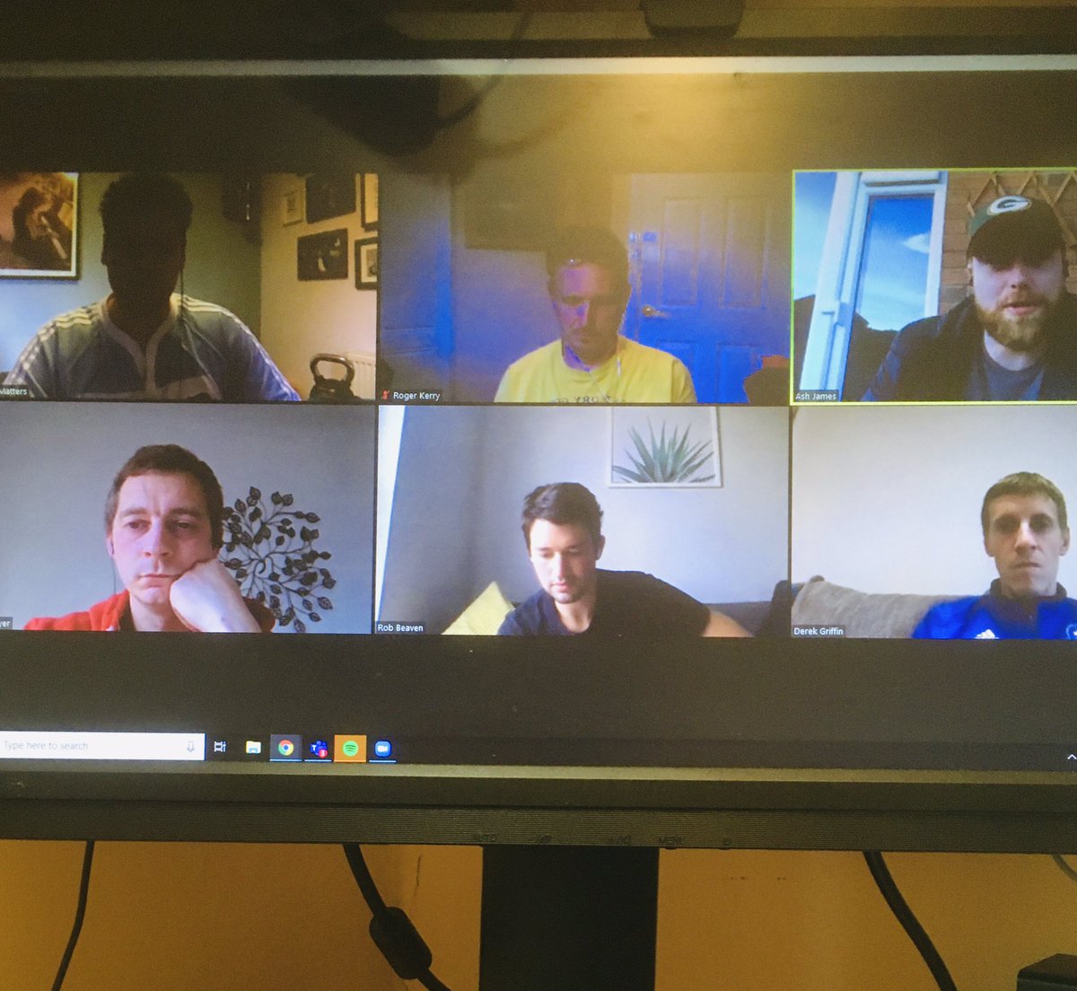 RogerKerry1's tweet image. Great pre-#therapylive Spinal Pain Steam discussion with amazing speakers @CombatSportPhys @DerekGriffin86 @ashjamesphysio @rob_chiro hosted by @JackAChew #MSKReform