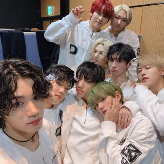 _baby_lee_know's tweet photo. Hello ppl no one sees my tweets but if u know these kpop groups pls tell me i just recoverd my old twitter and sall them and forgot there group names so if u see this and know a group or groups pls tell me heres the pics👁👄👁🌝 https://t.co/GiQPaG1GMg