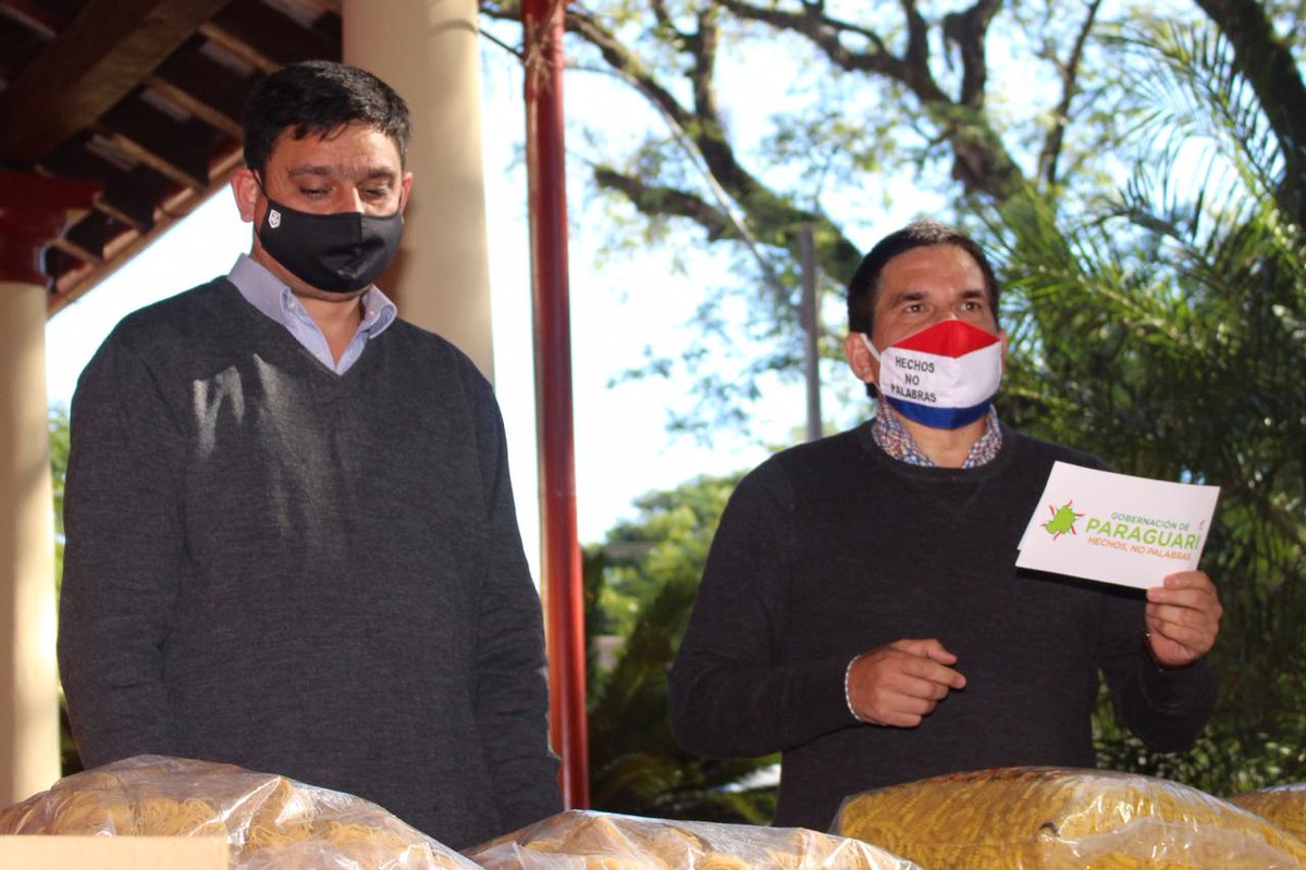 juancbaruja's tweet photo. #AlmuerzoEnTuBarrio
#4taEntrega de insumos alimenticios para #LaColmena , recibe el Intendente Mario Melgarejo.
https://t.co/jCNW36TNDw
Unidos salimos adelante.
#EsMomentoDeSolidaridad
#Covid19
#HehosNoPalabras https://t.co/vO47S3EN3k