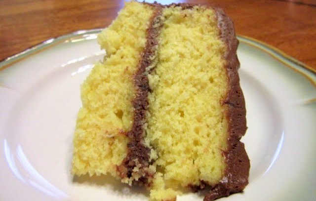 DeborahVogts's tweet photo. Every now and then, I get a hankering for a Moist Butter Cake with Chocolate Frosting. Here’s one you can make homemade from scratch. And homemade is always better! #buttercake #layercakes #welovechocolate #cakerecipes https://t.co/5wUOQOuvvz