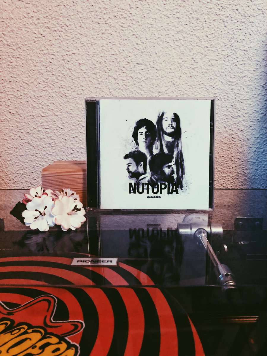 Larga Vida a Vacaciones de <a href="/nutopiamusica/">Nutopía OG</a>