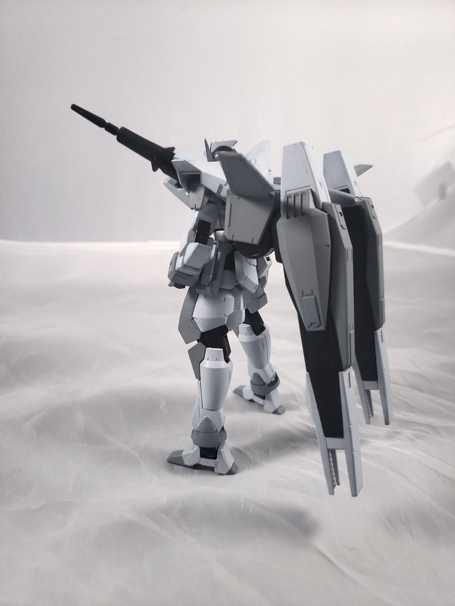 Sumofattyson's tweet photo. My first custom in just over a year! I call it the G-Bouncer Amarok. It feels good to finally be building again, I forgot why I loved the hobby so much. 
#gundam #gunpla #gunplaphotos https://t.co/wyXigUndhC