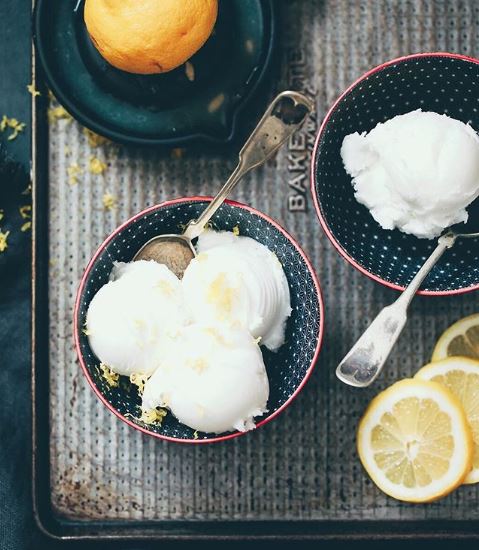 DaVinciIcecream's tweet photo. 🍋🍋🍋Fresh lemon sorbetto hit our freezer. DM us for curbside pickup. And we will have our online store up and running this week !
#gelato #sorbet #sorbetto #lemon #t8n #yegfoodie #yegeats #yeglocal #shoplocalyeg #madeinyeg #madeinalberta #shopt8n #shopstalbert #treat #yummy https://t.co/yMutMJWciy