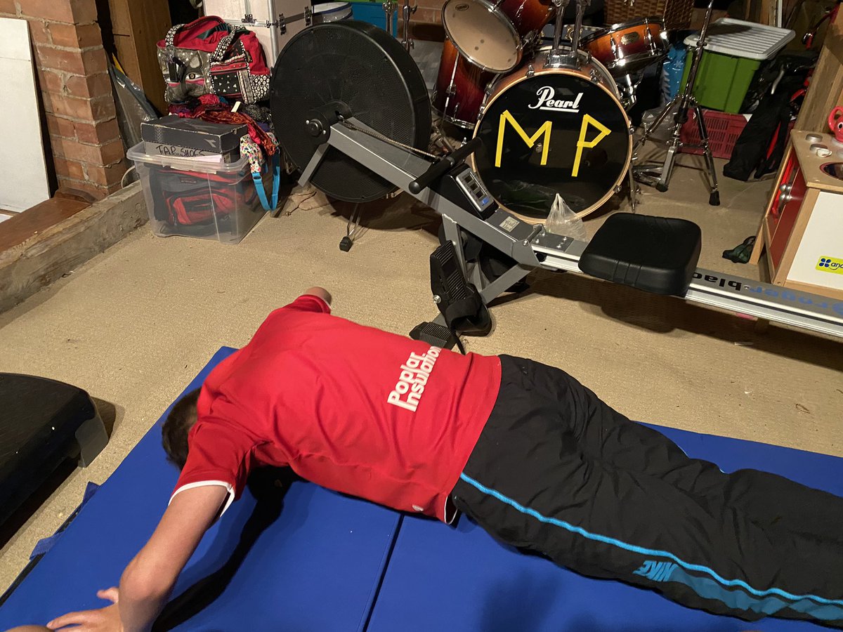 mrgoofah's tweet photo. We did the @RickyPonting workout recommended by @KingAlfs_PE Good fun, but getting dark outside so substituted in some rowing for the shuttle runs #combatboredom #covidfitness https://t.co/6Qbgn5DK2z