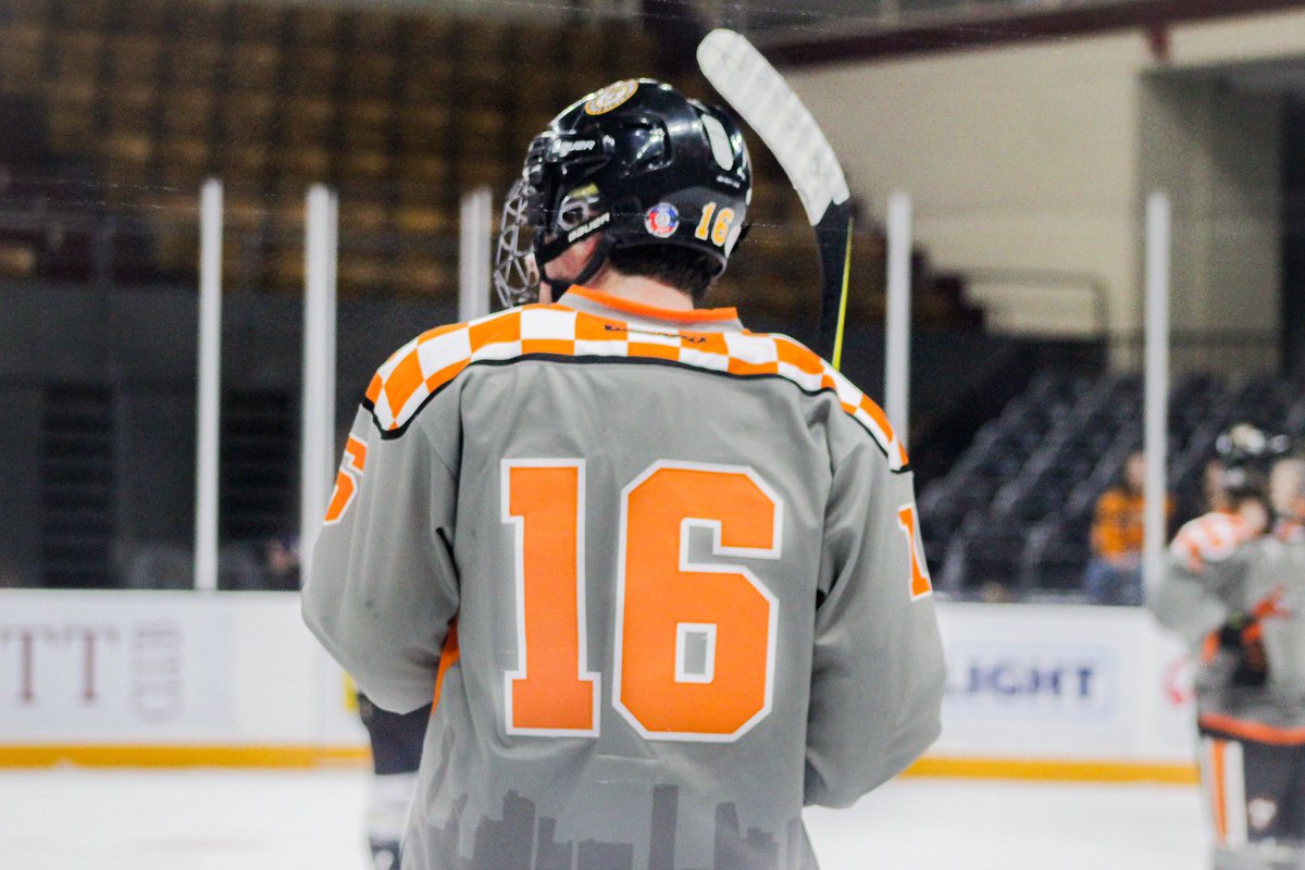 tennesseehockey's tweet photo. We have another gray jersey giveaway to show our appreciation to one lucky fan!!

All you have to do is:

RETWEET THIS TWEET AND FOLLOW US!

The winner will be chosen THIS FRIDAY, MAY 29TH!

#HockeyTop https://t.co/SxXnWC87Iz