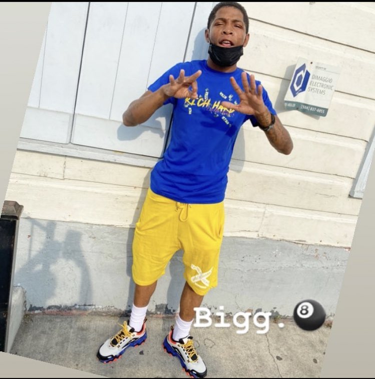 duttboy8's tweet photo. Ily🎱💔 rest dj🎱/Javon🎱/ j-rock🎱/ freetrav8/freetweet🎱/freevell🎱 #R8D #eight https://t.co/9Pex5NtO5Z